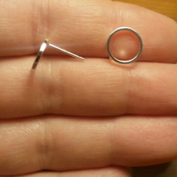 NEW S925 Geometric Minimalist Circle Stud Earrings‎ - Picture 16 of 16